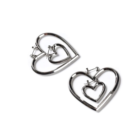 💕Double Heart Earrings💕 - Picture 6 of 7