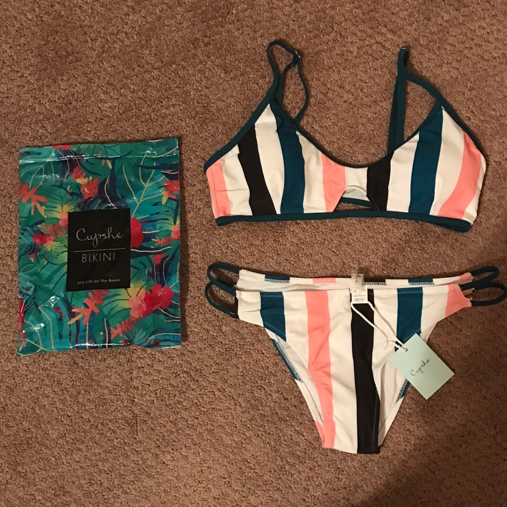 Cupshe Swimsuit SET