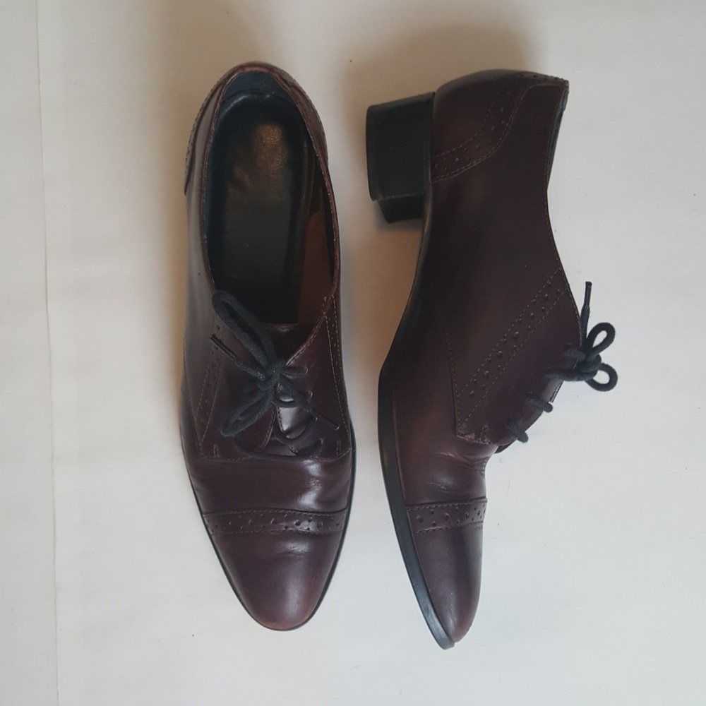 VINTAGE BROWN LEATHER BASS OXFORDS