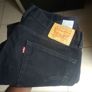 Blacm Levis Jeans