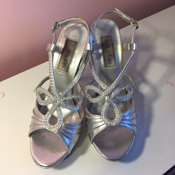 Touch Ups Heels - Picture 1 of 4