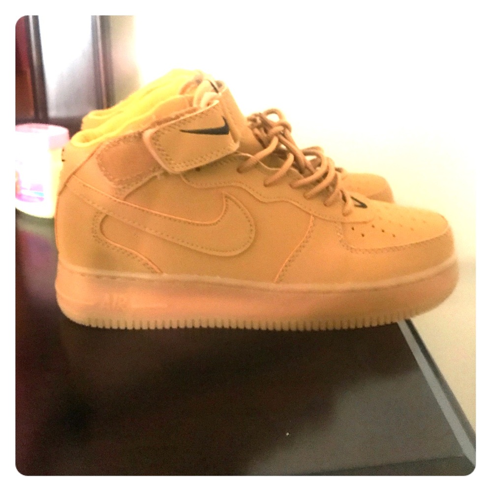 Mid-top wheats Air Force ones