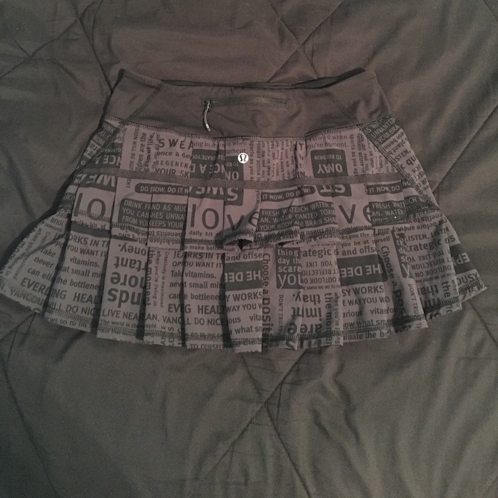 size 4 reg LuluLemon skirt