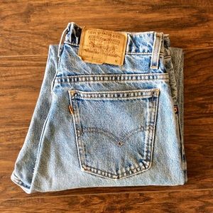 🔴 SOLD 🔴 Levi's 962 Relaxed Fit