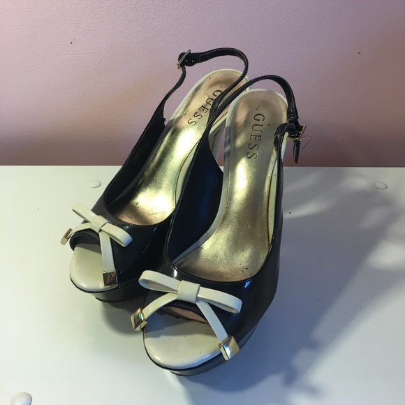 4.5" Guess Heels - Picture 2 of 3