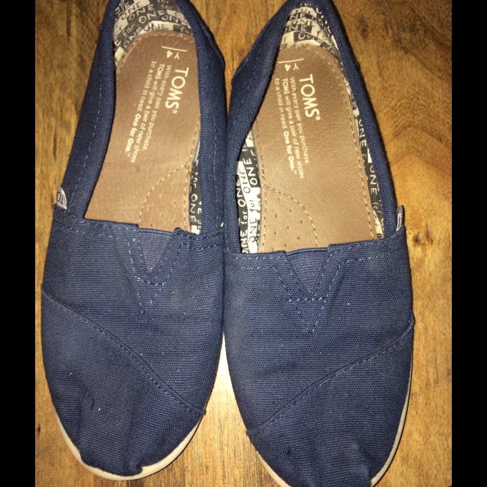 Navy Toms
