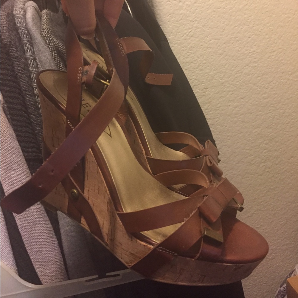 Guess wedges