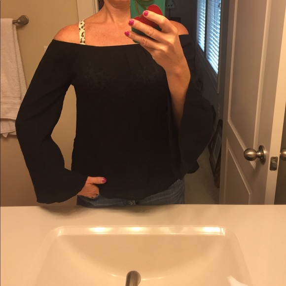 Bobi Off The Shoulder Tee - Picture 7 of 8