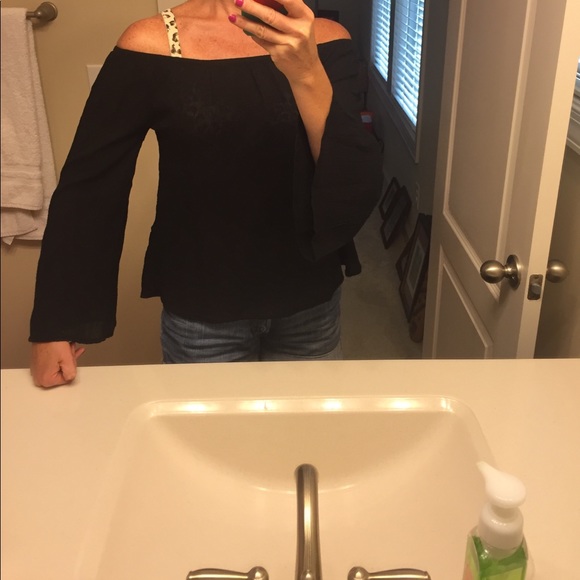 Bobi Off The Shoulder Tee - Picture 8 of 8