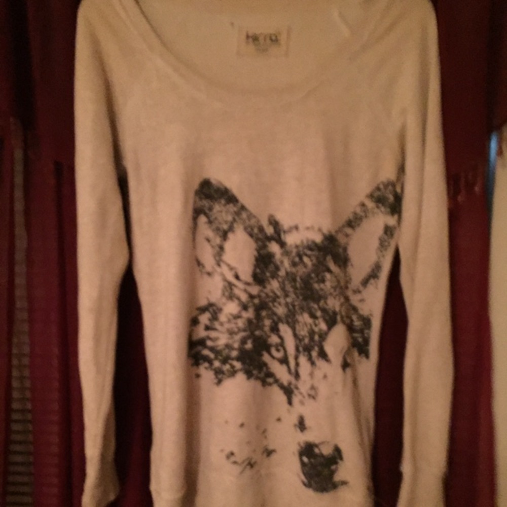 PAC-sun wolf sweater size L