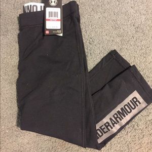 Under Armour Cropped Yoga Pants