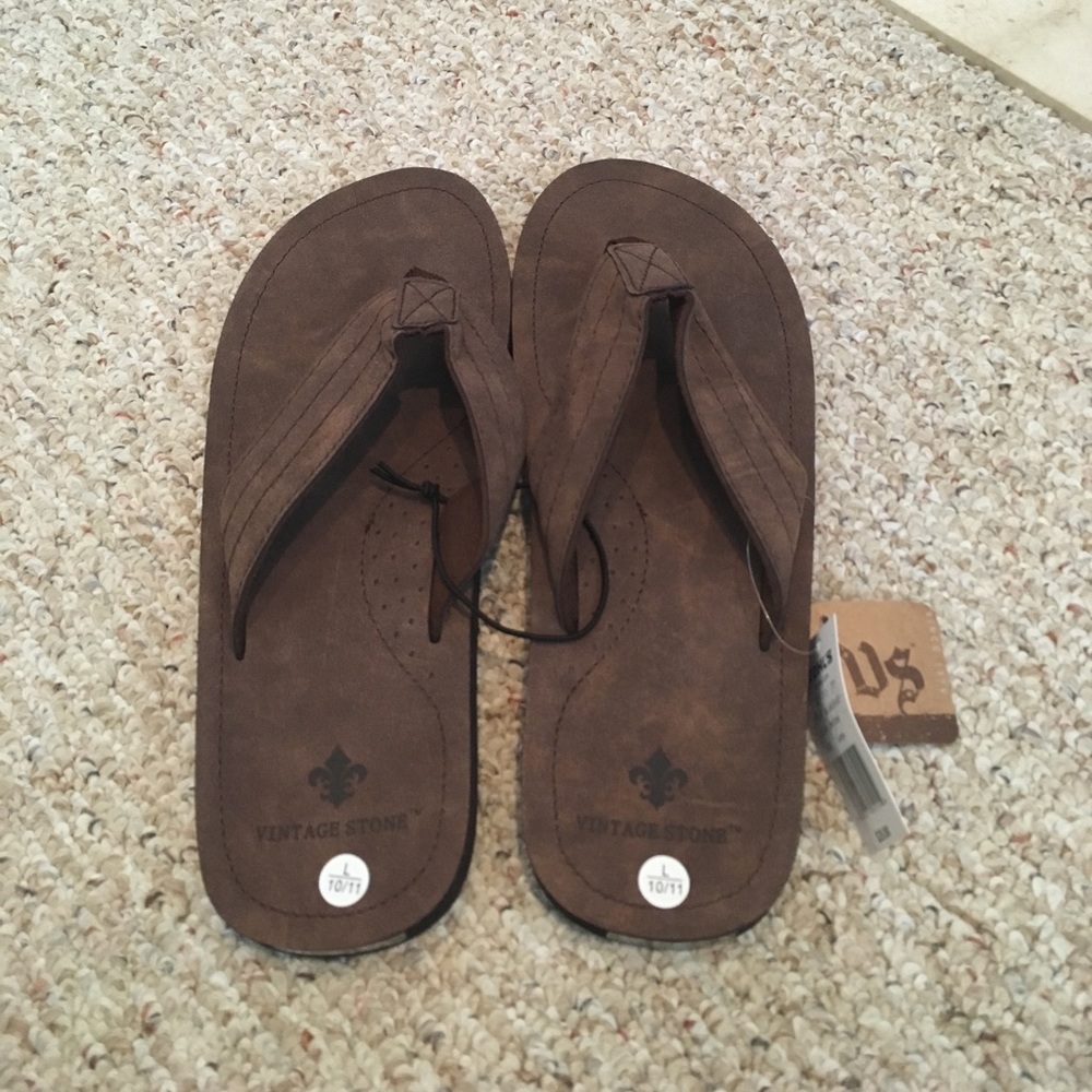 NWT Men's Brown Flip Flops