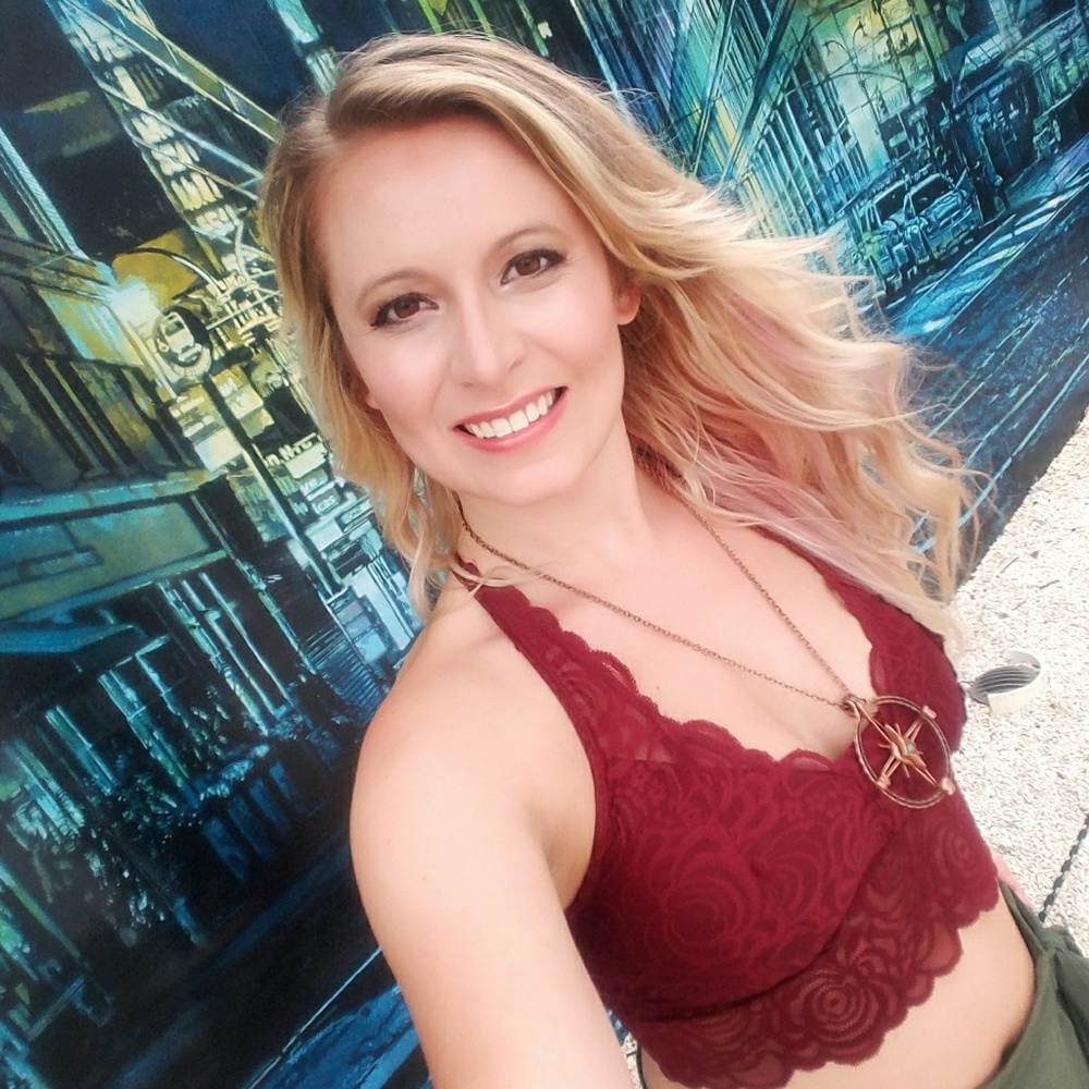 Meet your Posher, Alyssa