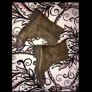 Used Guess Boots