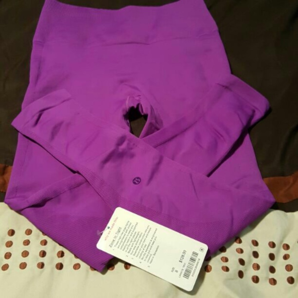 Lululemon zone in tight size 8 NWOT