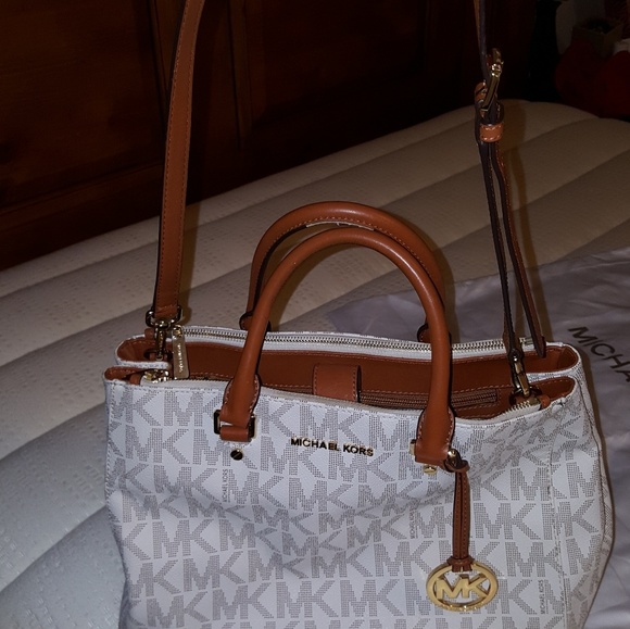 Michael Kors Handbags - Michael Kors handbag