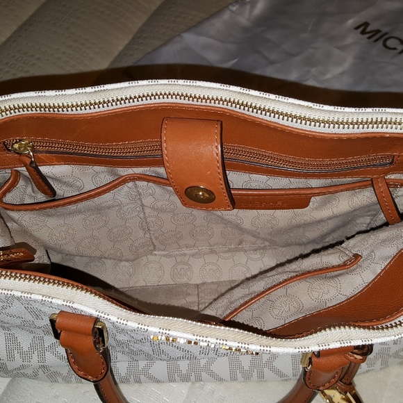 Michael Kors handbag - Picture 3 of 4