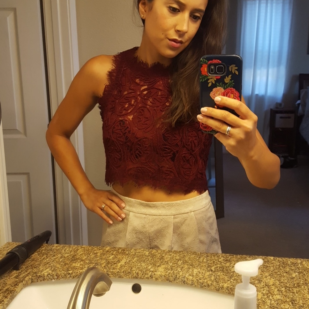 Cranberry lace crop top tank