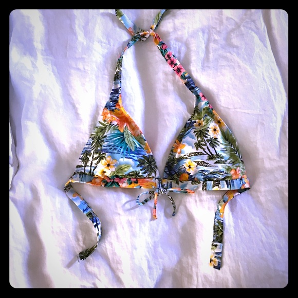 Body Glove Other - Body Glove bikini top size L