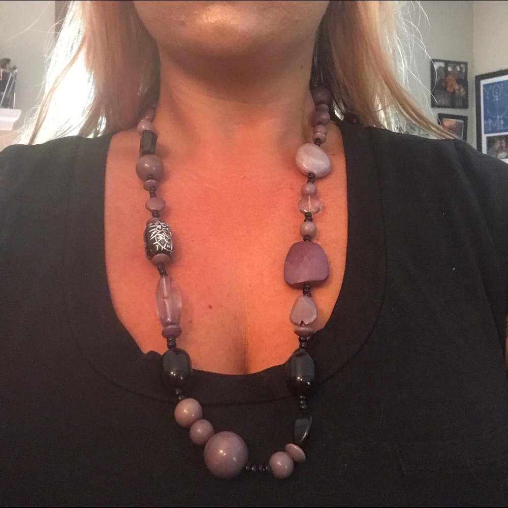 Chunky black and purple beaded necklace! ✨✨🌙
