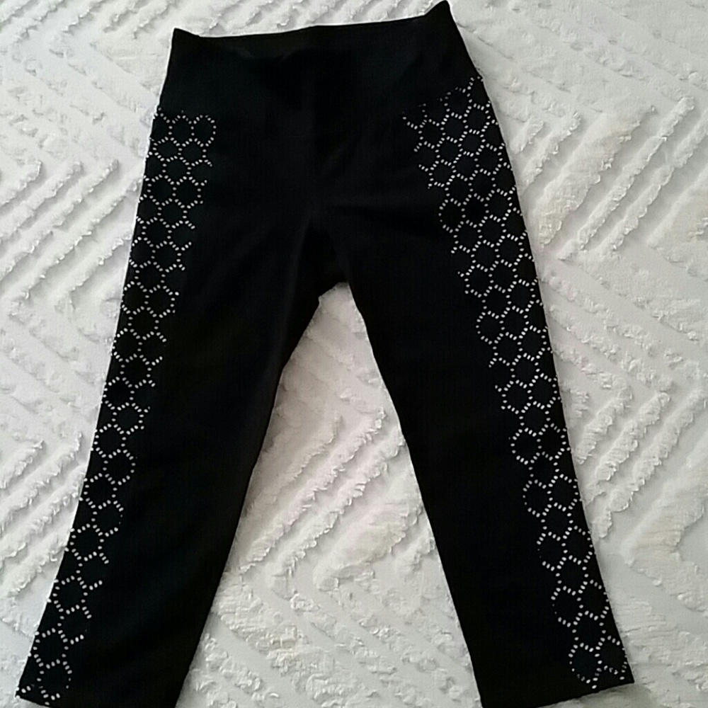 Athleta NWOT Capri