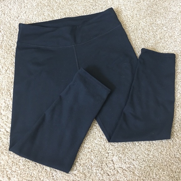 Fabletics Pants - Crop leggings! Fabletics Pants - Crop leggings!