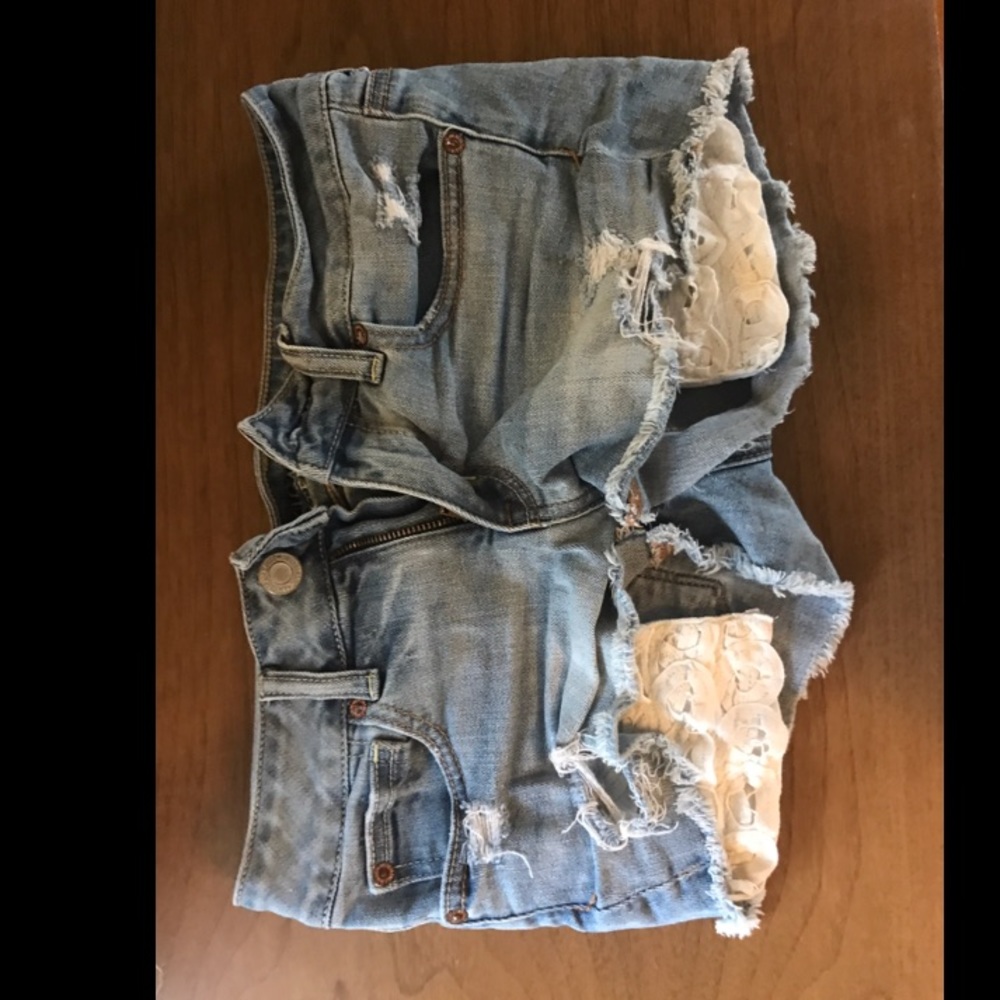 Light wash ripped jean Shorts