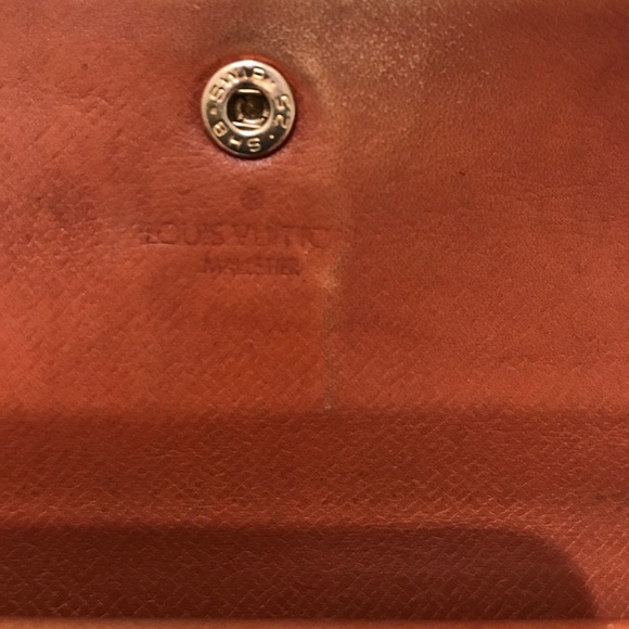 Louis Vuitton Wallet - Picture 4 of 7