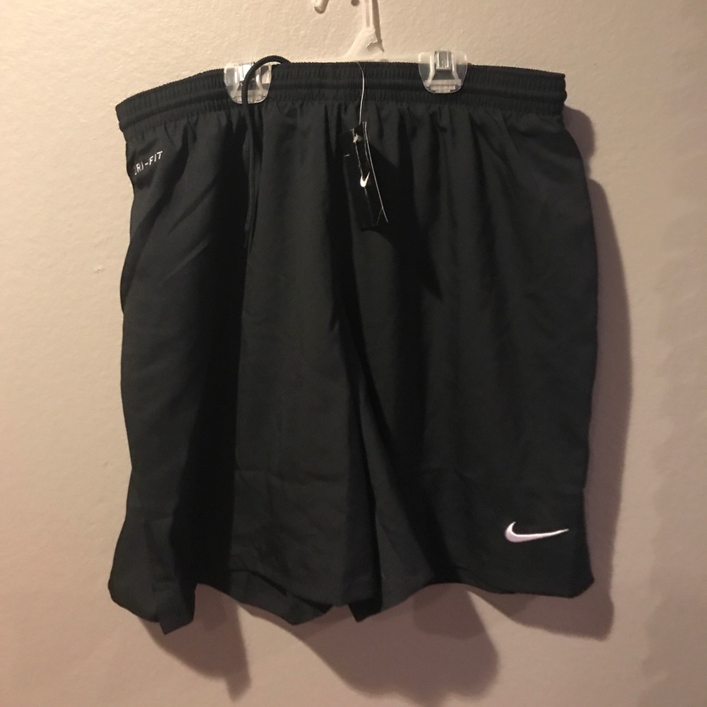 NIKE DRI-FIT SHORTS
