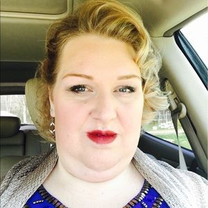 Meet your Posher, April