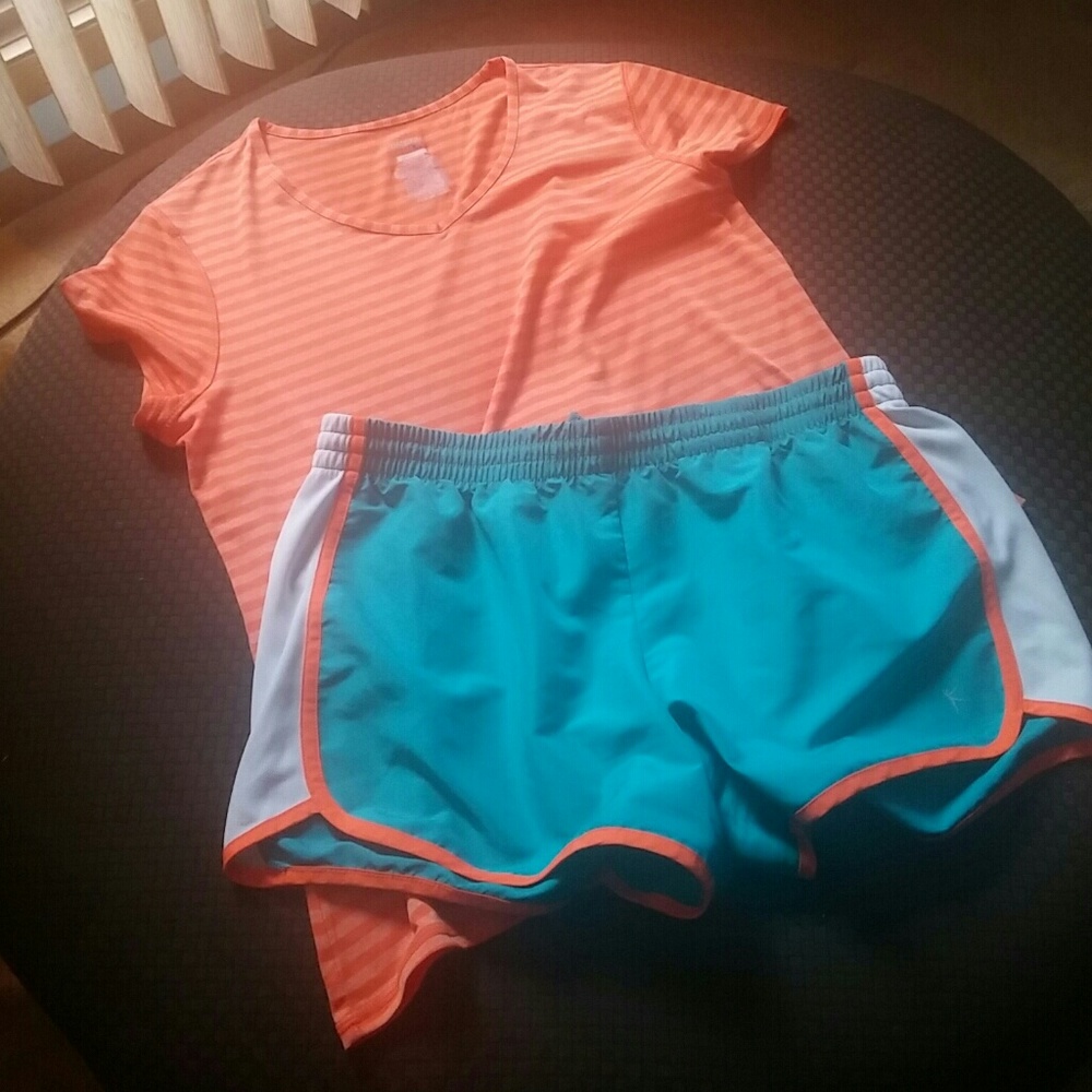 EUC Danskin 2pc WorkOut Top/Short set