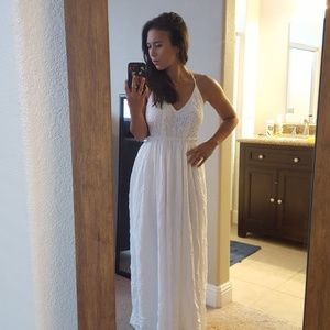 Backless white lace flowy maxi dress
