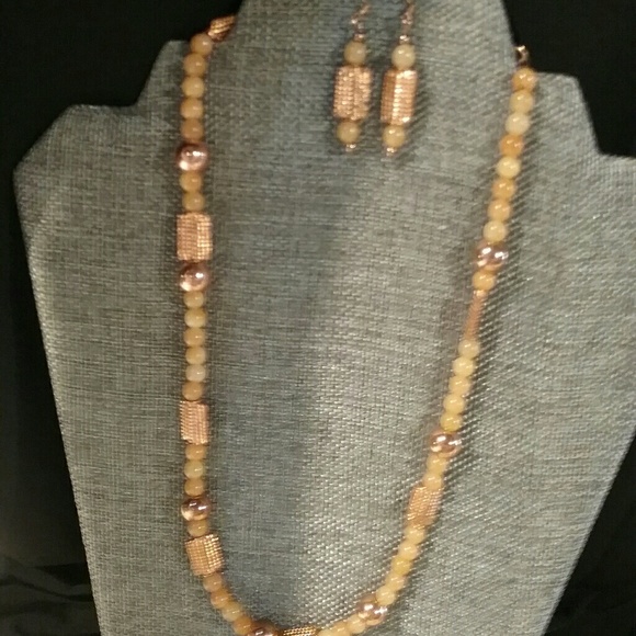Handmade necklace - Picture 1 of 3