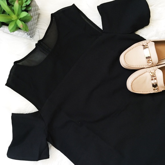 Tops - Black cold shoulder cut out top - size S