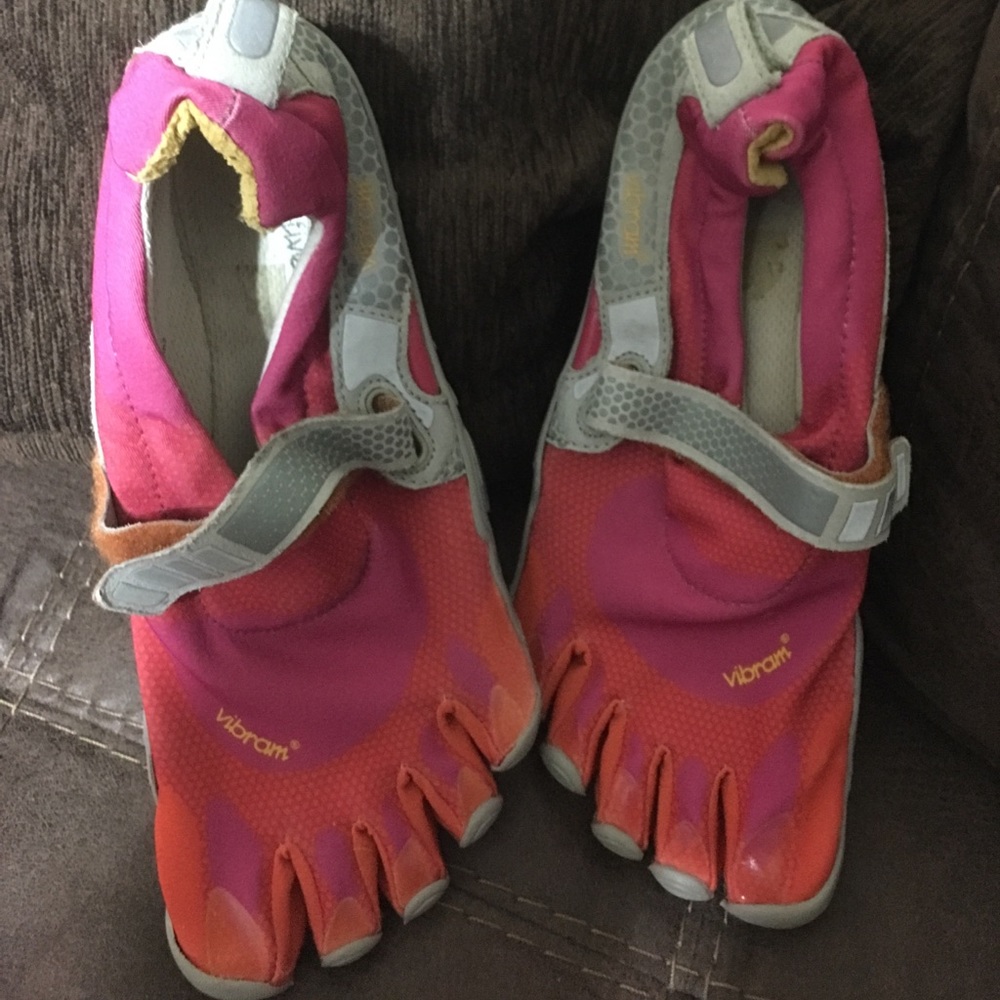 Vibram toe shoes