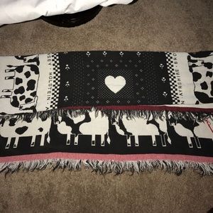 Throw blanket for farm house cows 🐮 on it !