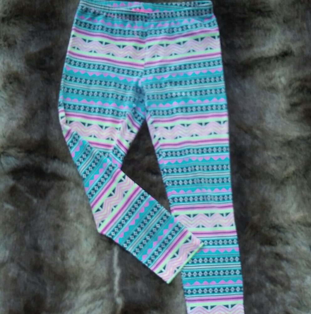 Tribal pattern leggings