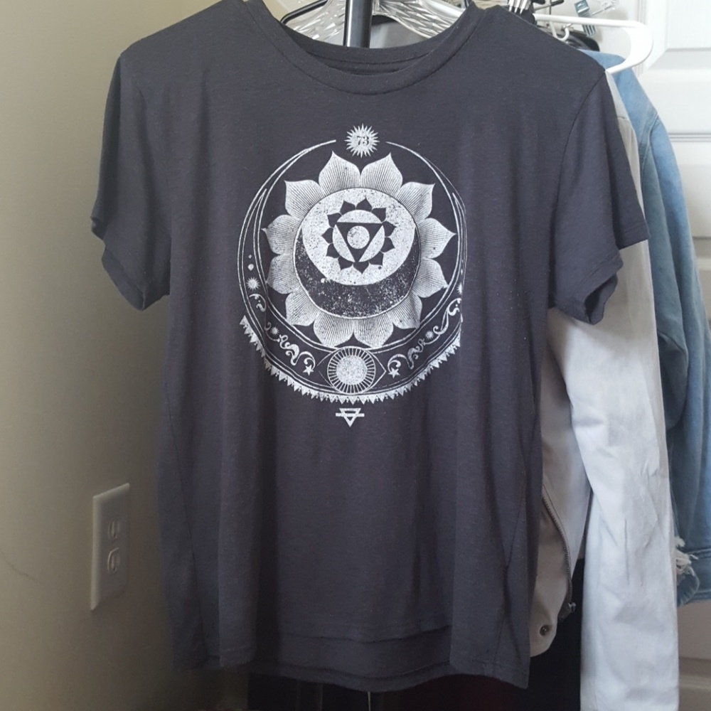 Lotus Tee