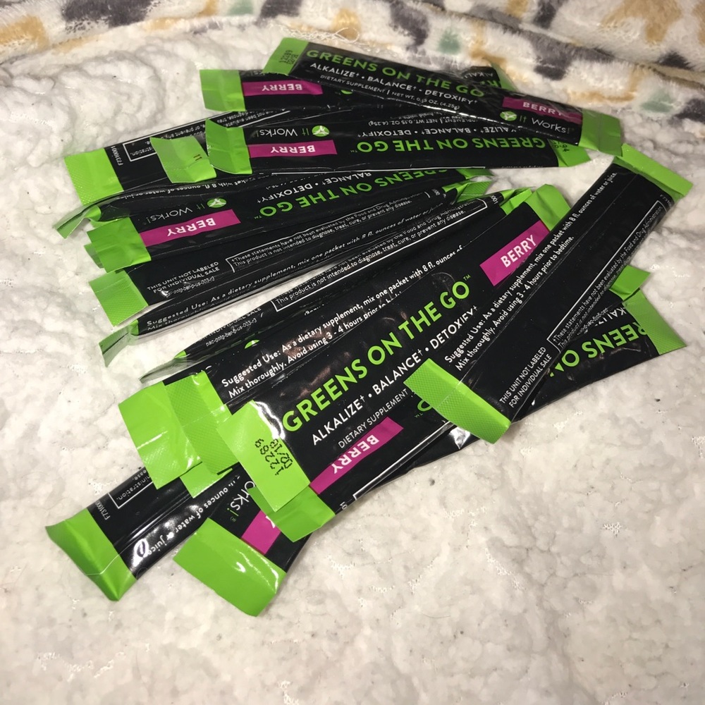 20 It Works Greens On-The-Go Berry Flavor Packets