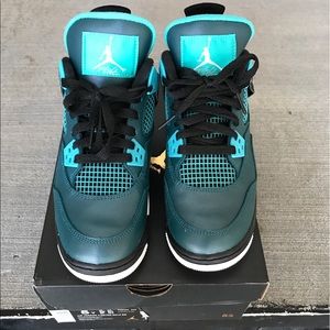 Retro Jordan 4 Teal size 5Y
