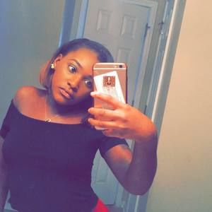 Meet your Posher, Kendra