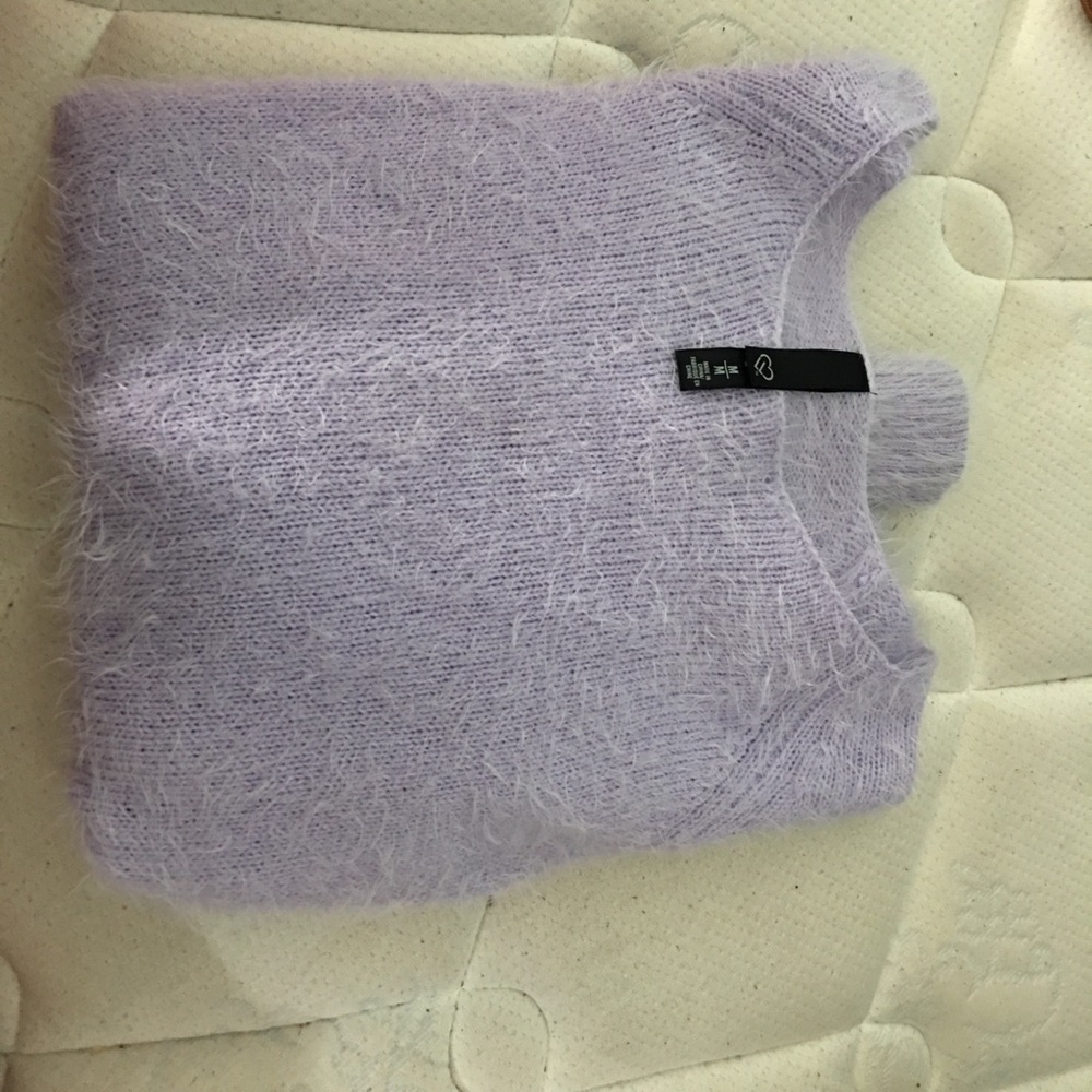 Lavender Aéropostale sweater