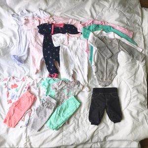 Lot Carter's newborn girls clothes