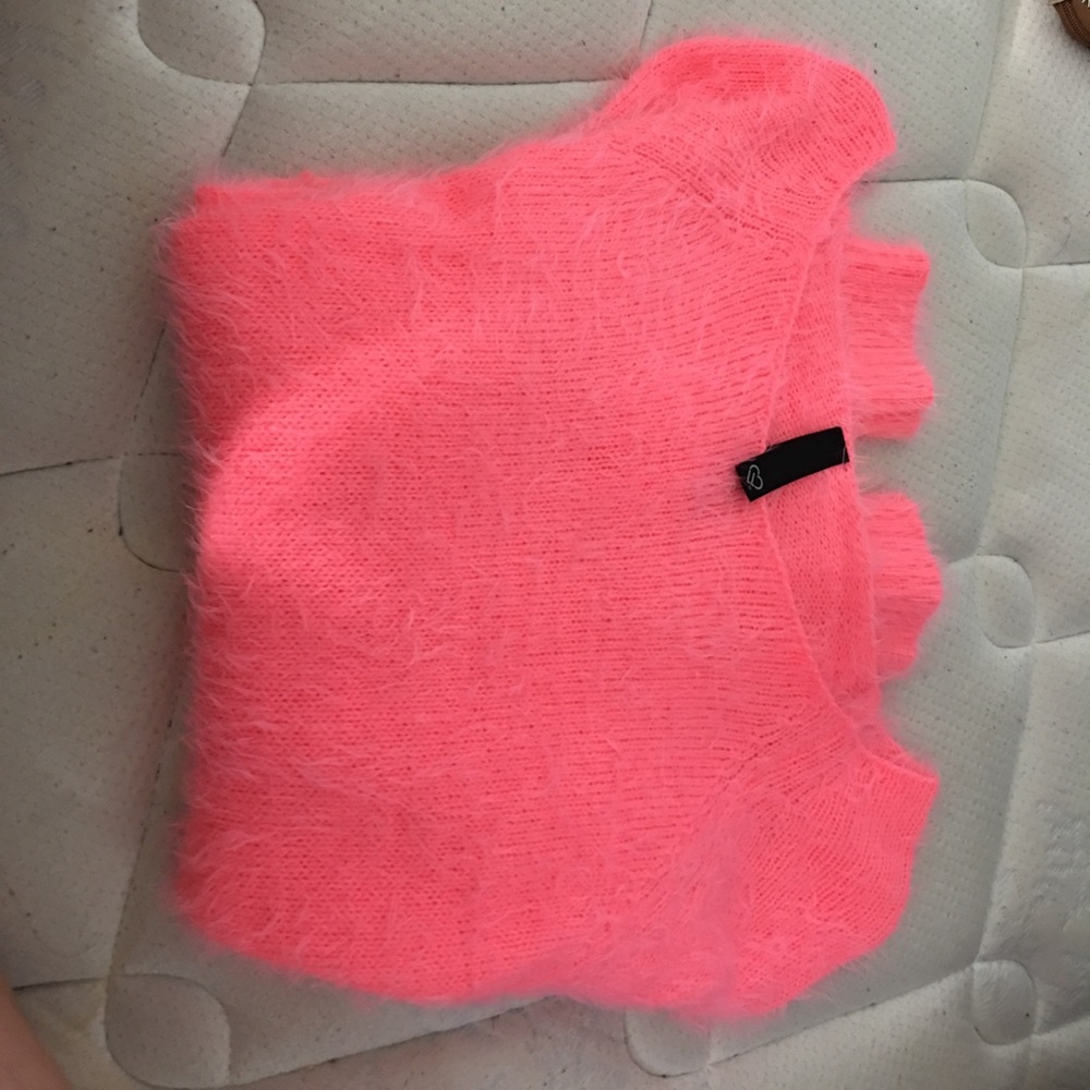 Pink Aéropostale sweater