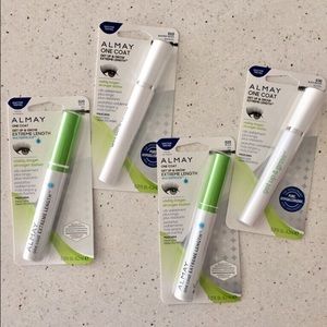 ⭐️SOLD⭐️Almay mascaras