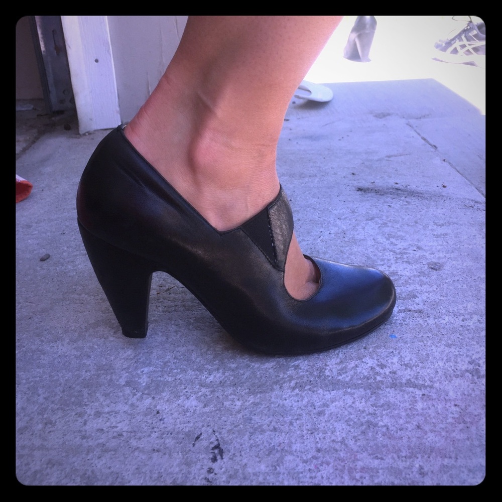 Miz Mooz size 6 Black