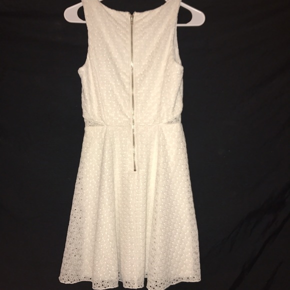 White eyelet dress - Picture 2 of 3