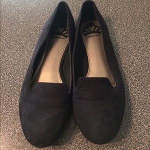 Black pointed toe flats