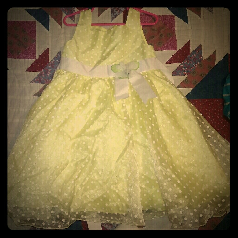 Girls dress