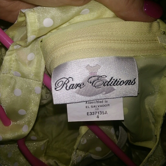 Girls dress - Picture 2 of 4